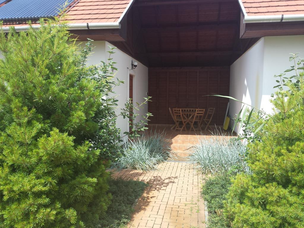 Nadas Panzio Tiszafured Exterior photo